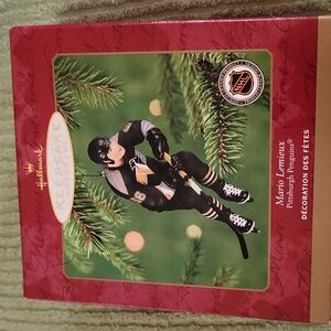 2001 Hallmark Keepsake Mario Lemieux Ornament NIB